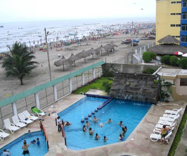 Hotel Sun Palace Swimmingpool and beach